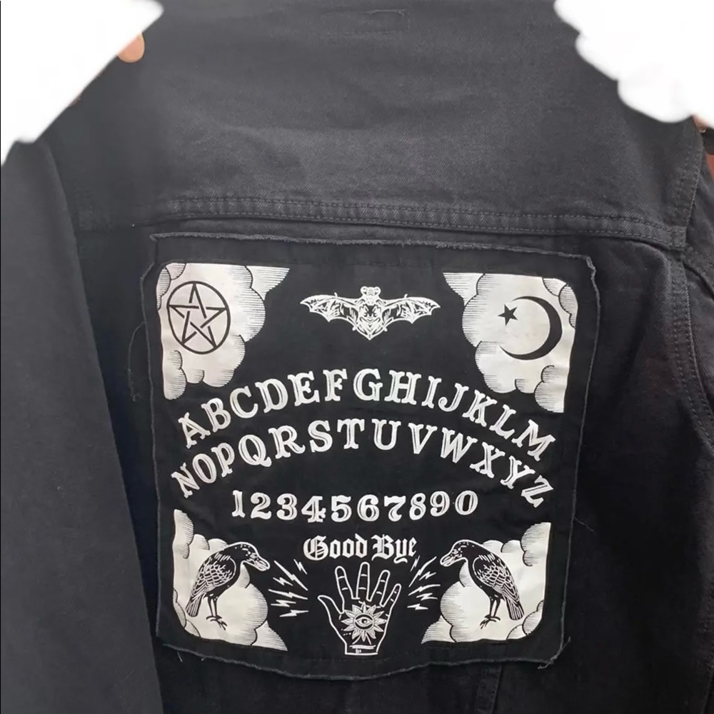 Hot topic black denim jacket original washed woman’s size medium